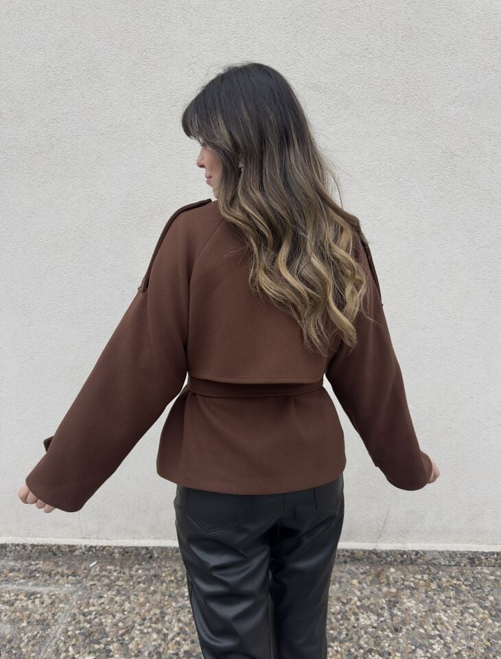 Dik Yaka Kuşaklı Kahverengi Kaşe Kaban