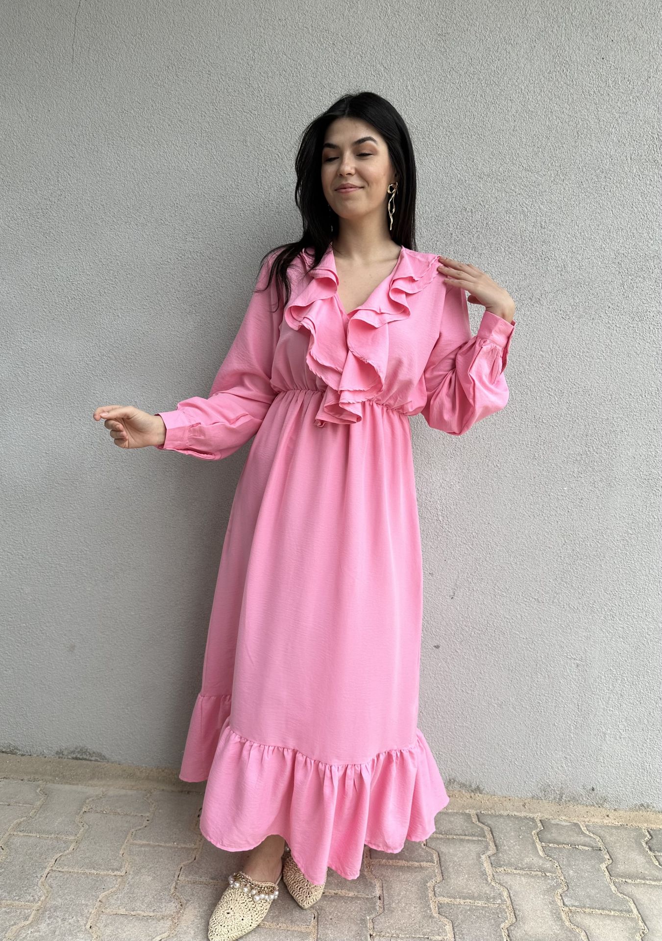 Pembe Fırfırlı Dökümlü Elbise