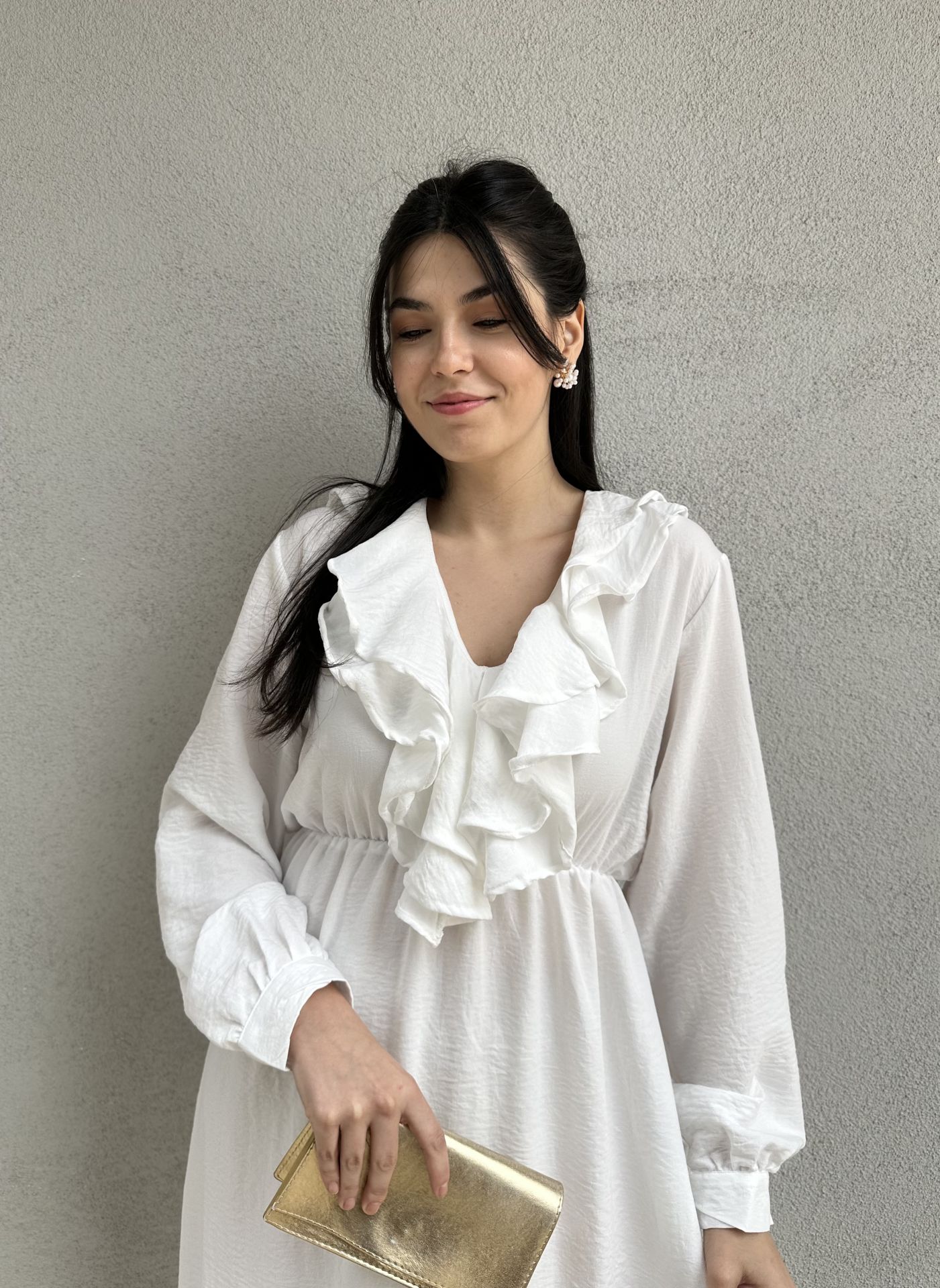 Beyaz Fırfırlı Dökümlü Elbise