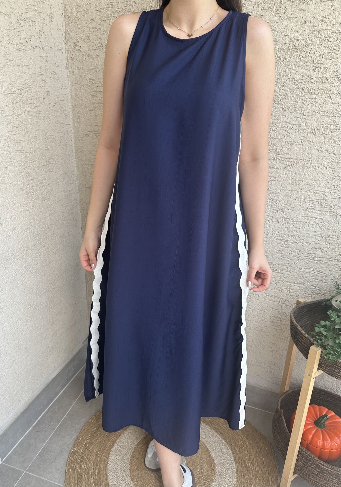 Su Taşı Detaylı Elbise Lacivert