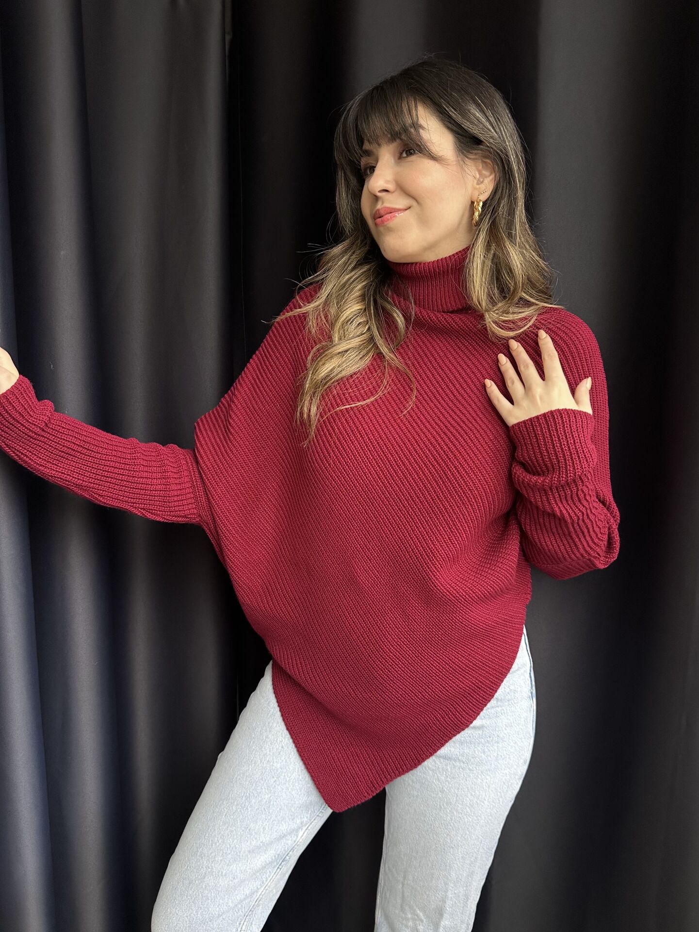 Asimetrik Kesim Bordo Yarasa Kol Kazak