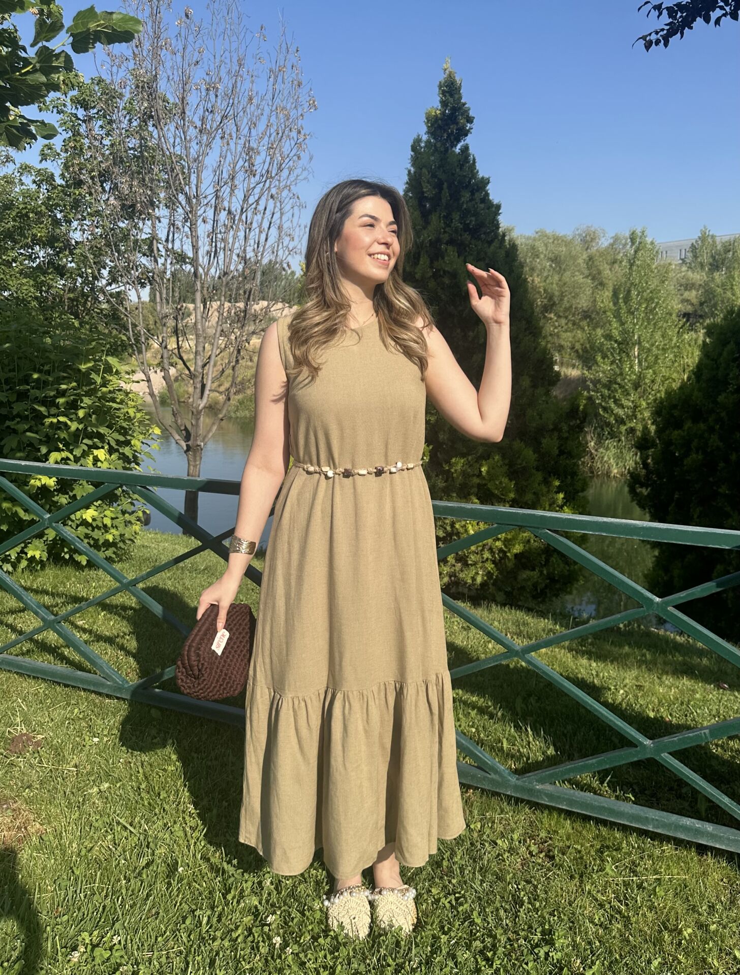 Yağ Yeşili Kemerli Keten Fırfırlı Elbise